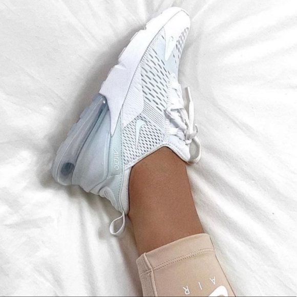 Nike Air Max 270 - Picture 4 of 8